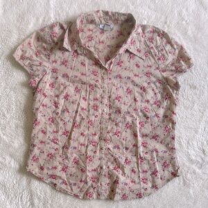 3/$15 Vintage Tam Floral Button Down Shirt